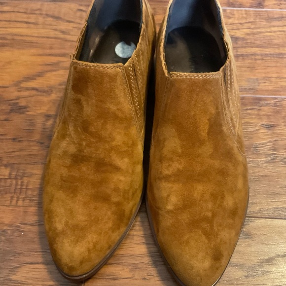 Vaneli Ankle Boots, Booties. - Picture 7 of 7